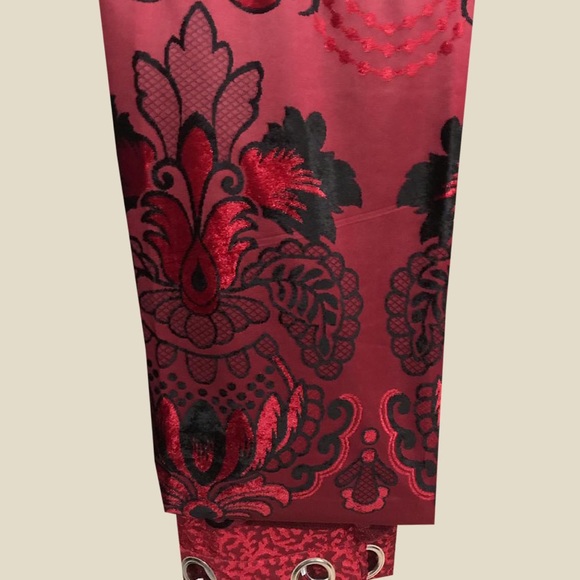 Curtains - Picture 5 of 8